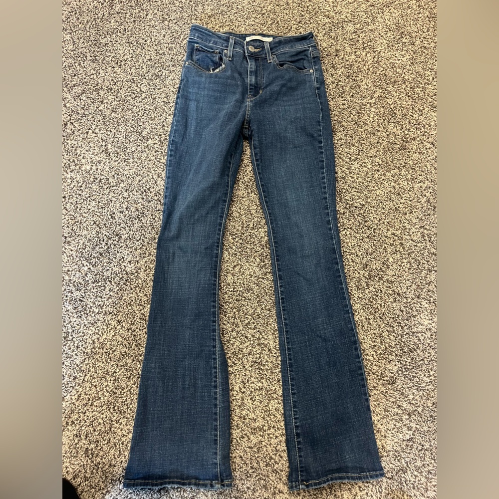 Levi’s high rise bootcut  Women's Jeans *short*  see measurements